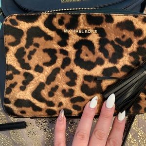 Michael kors crossbody bag